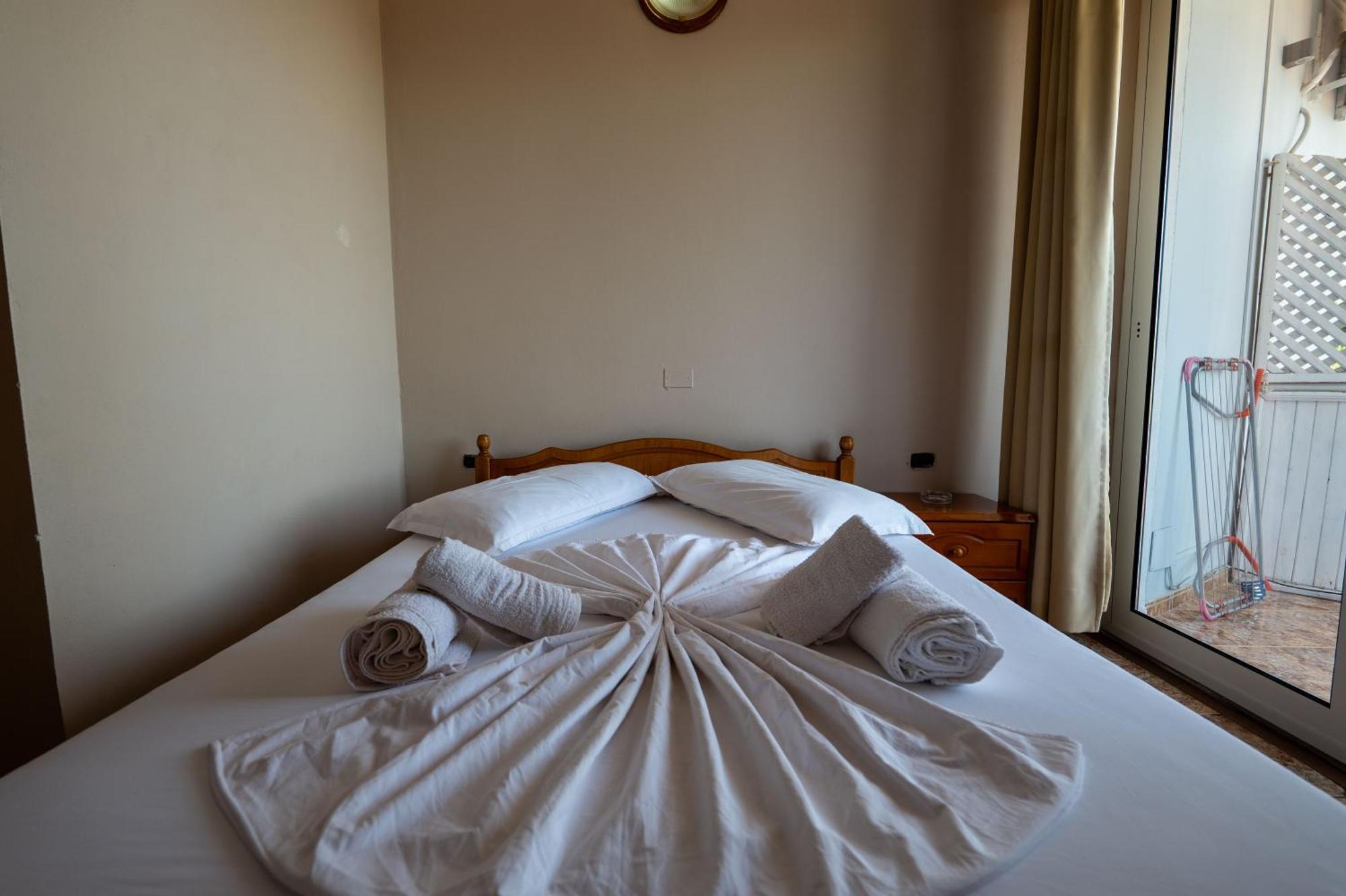 Hotel Nika Radhimë المظهر الخارجي الصورة