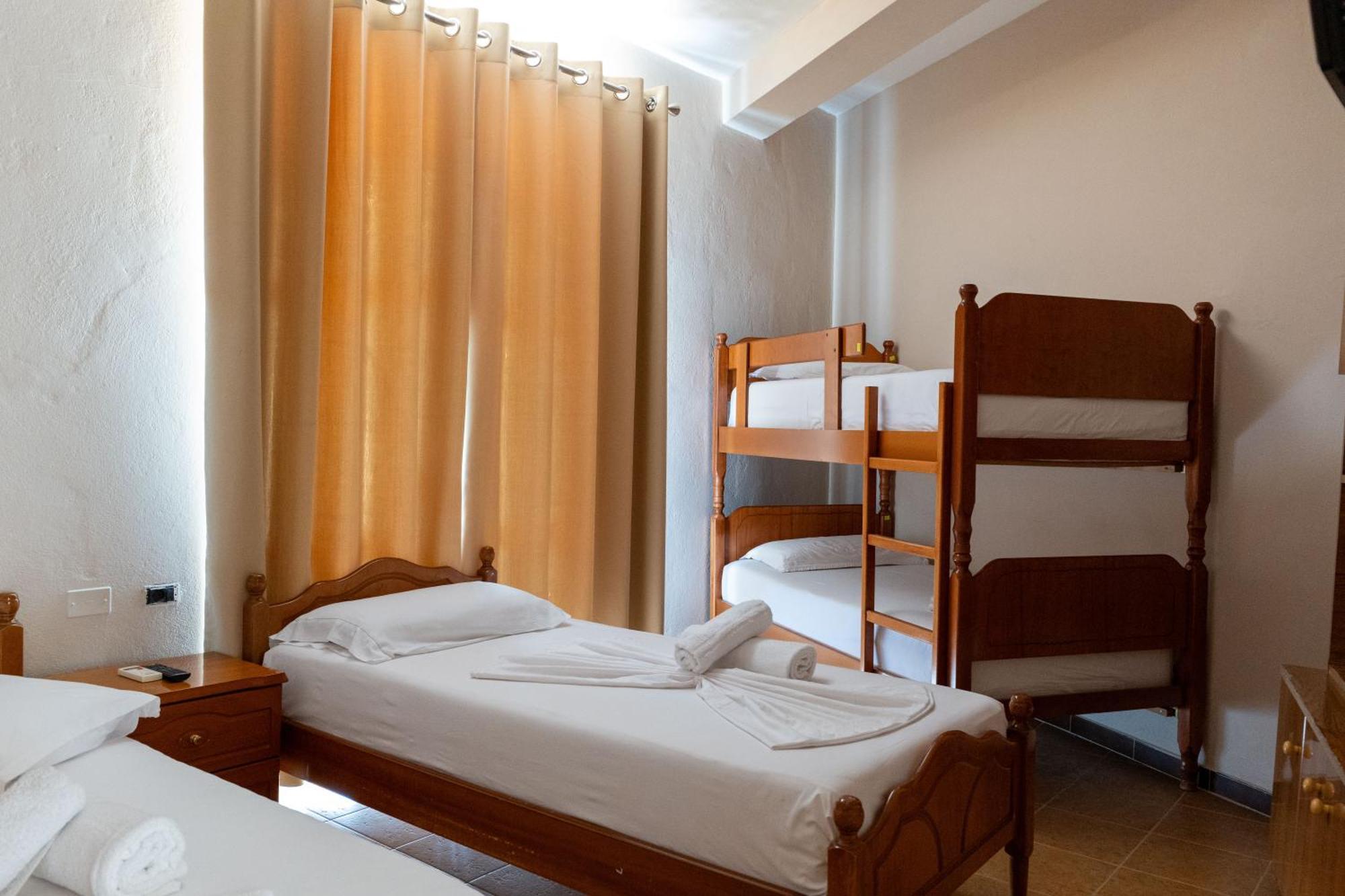 Hotel Nika Radhimë المظهر الخارجي الصورة