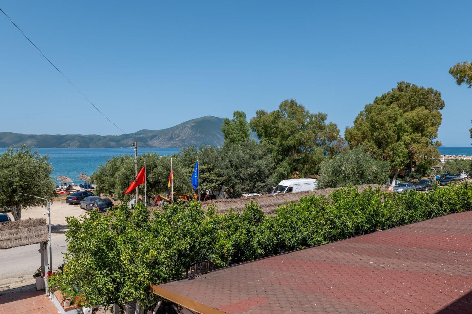 Hotel Nika Radhimë المظهر الخارجي الصورة
