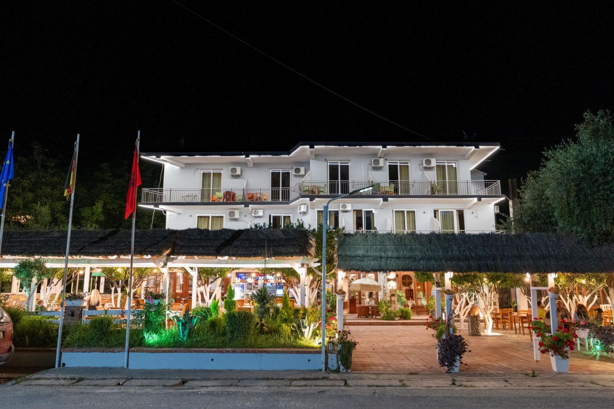 Hotel Nika Radhimë المظهر الخارجي الصورة