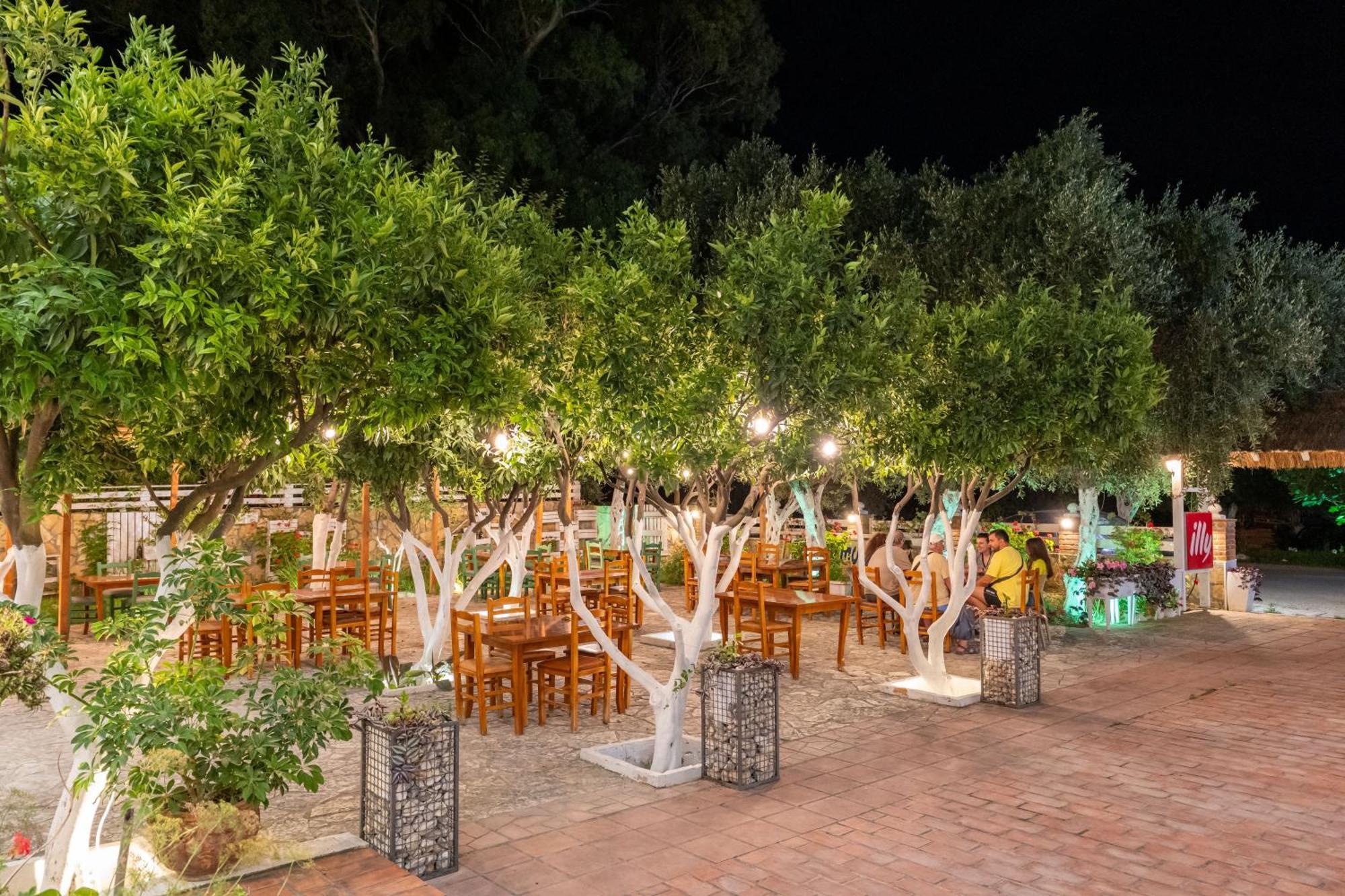 Hotel Nika Radhimë المظهر الخارجي الصورة