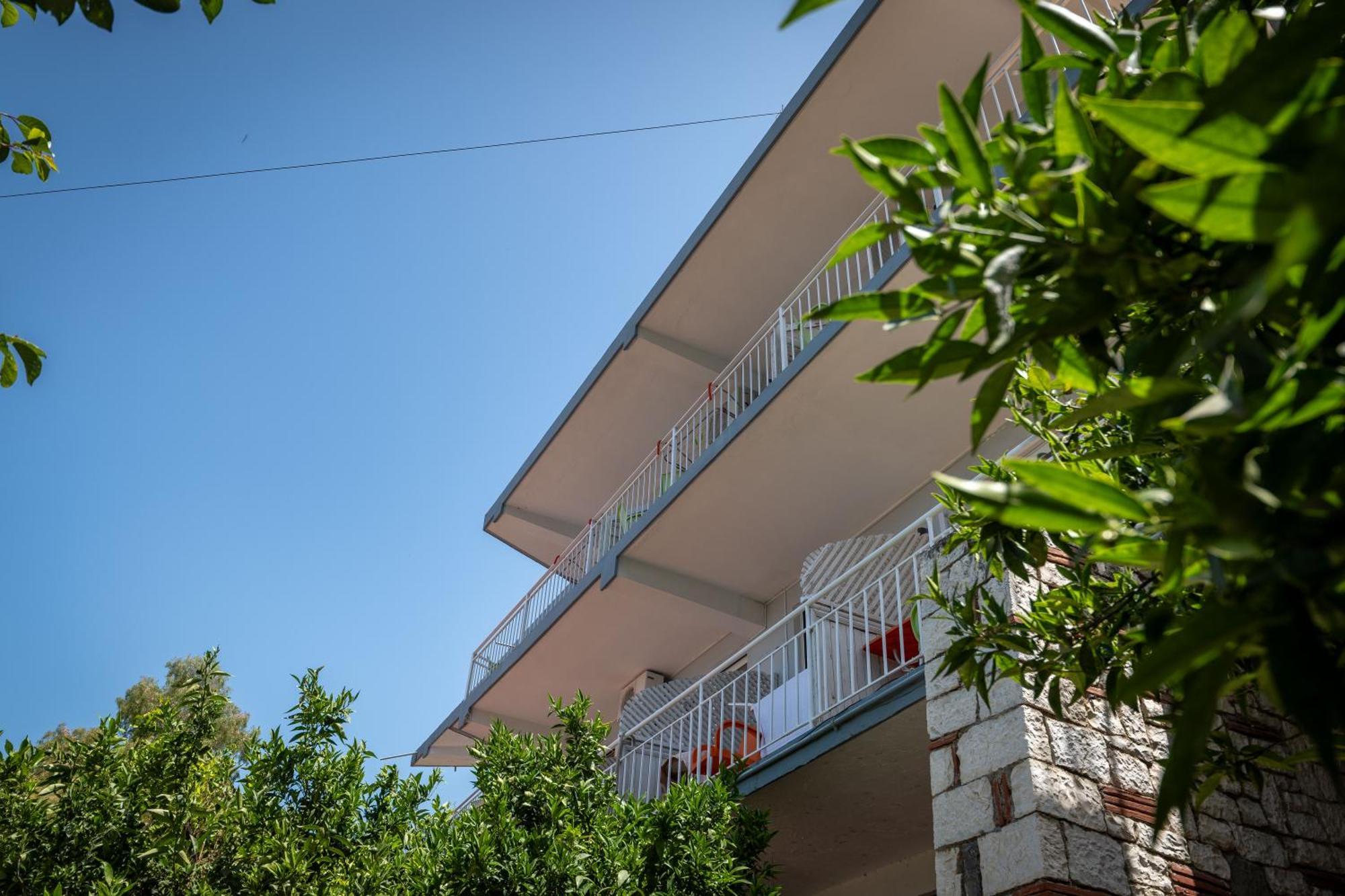 Hotel Nika Radhimë المظهر الخارجي الصورة