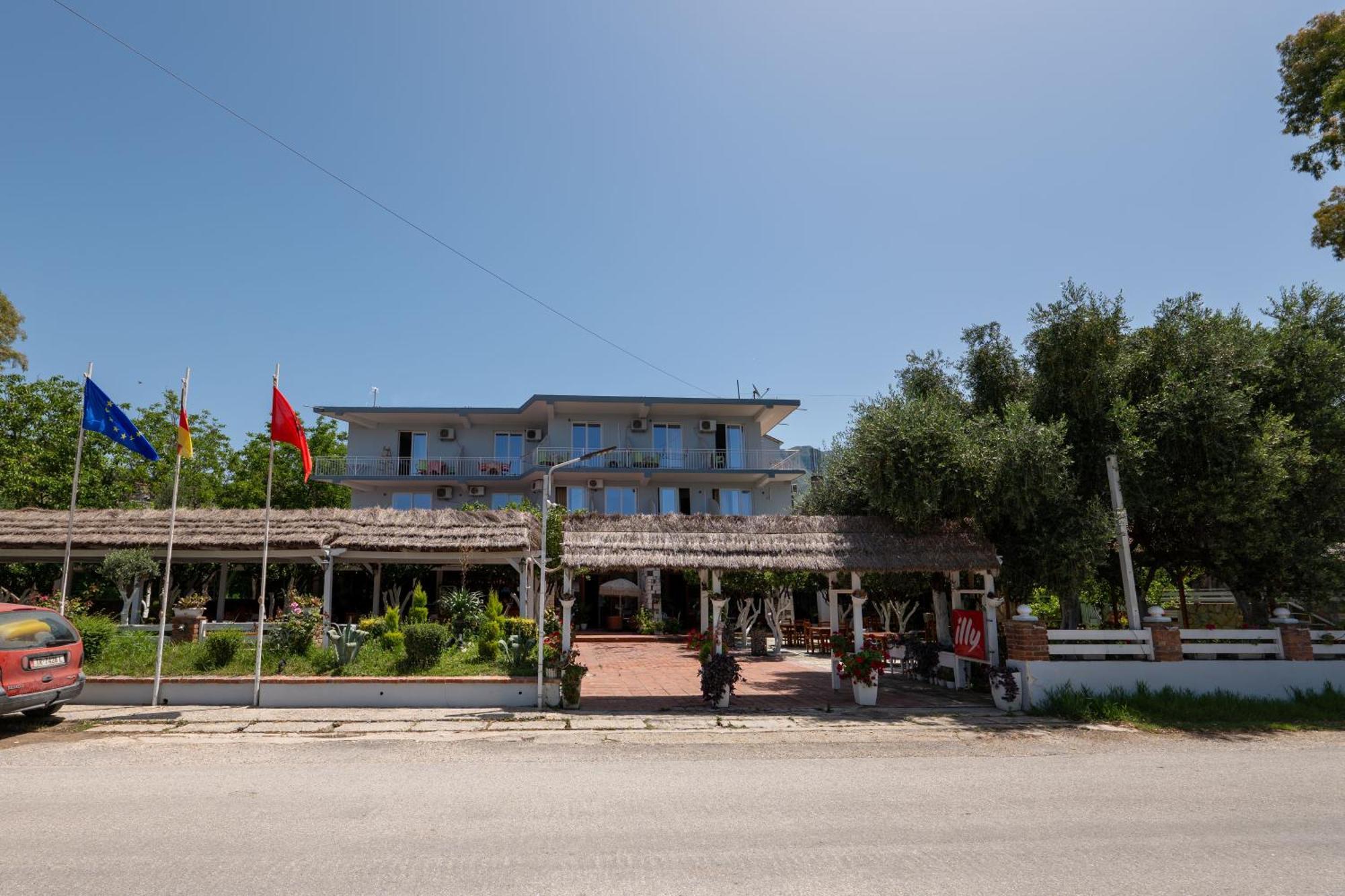 Hotel Nika Radhimë المظهر الخارجي الصورة