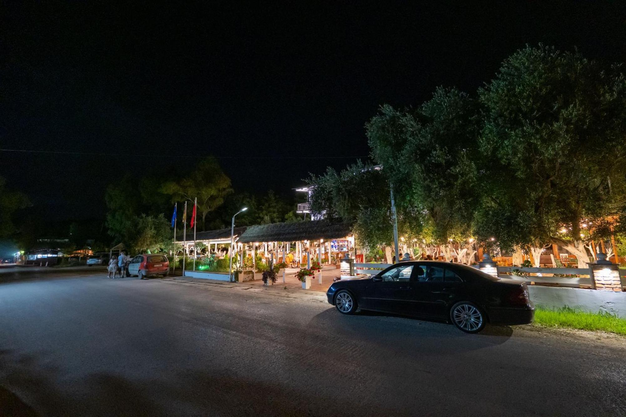Hotel Nika Radhimë المظهر الخارجي الصورة