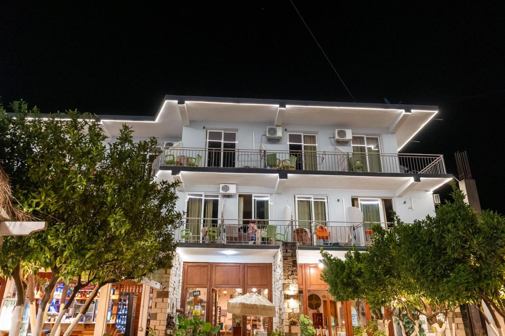 Hotel Nika Radhimë المظهر الخارجي الصورة