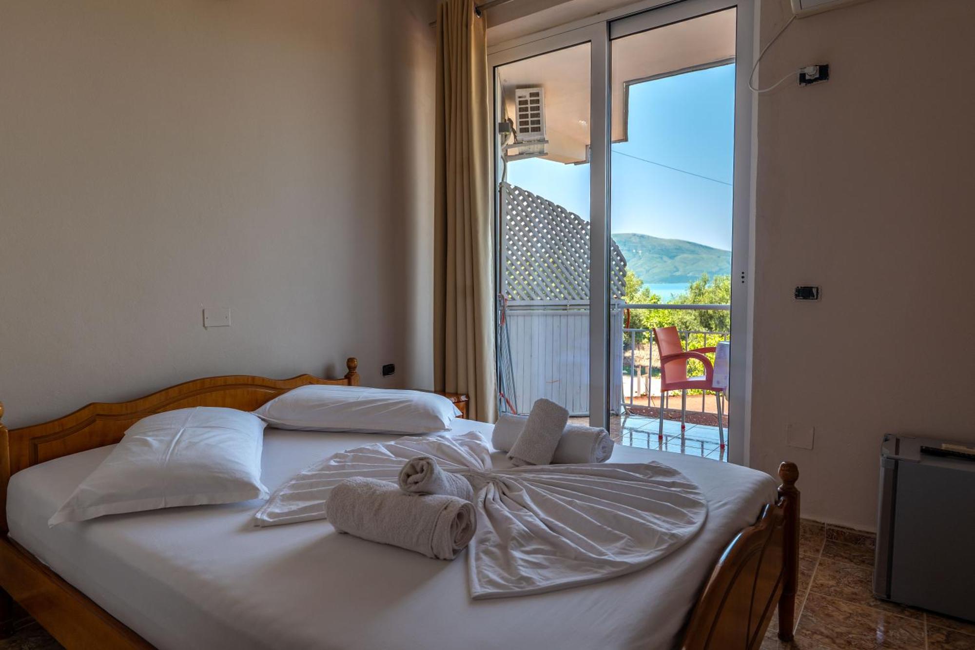 Hotel Nika Radhimë المظهر الخارجي الصورة