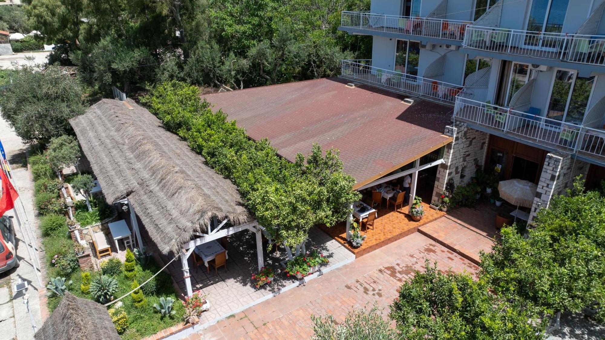 Hotel Nika Radhimë المظهر الخارجي الصورة
