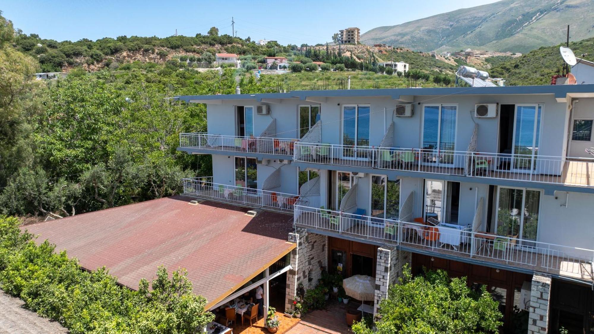 Hotel Nika Radhimë المظهر الخارجي الصورة