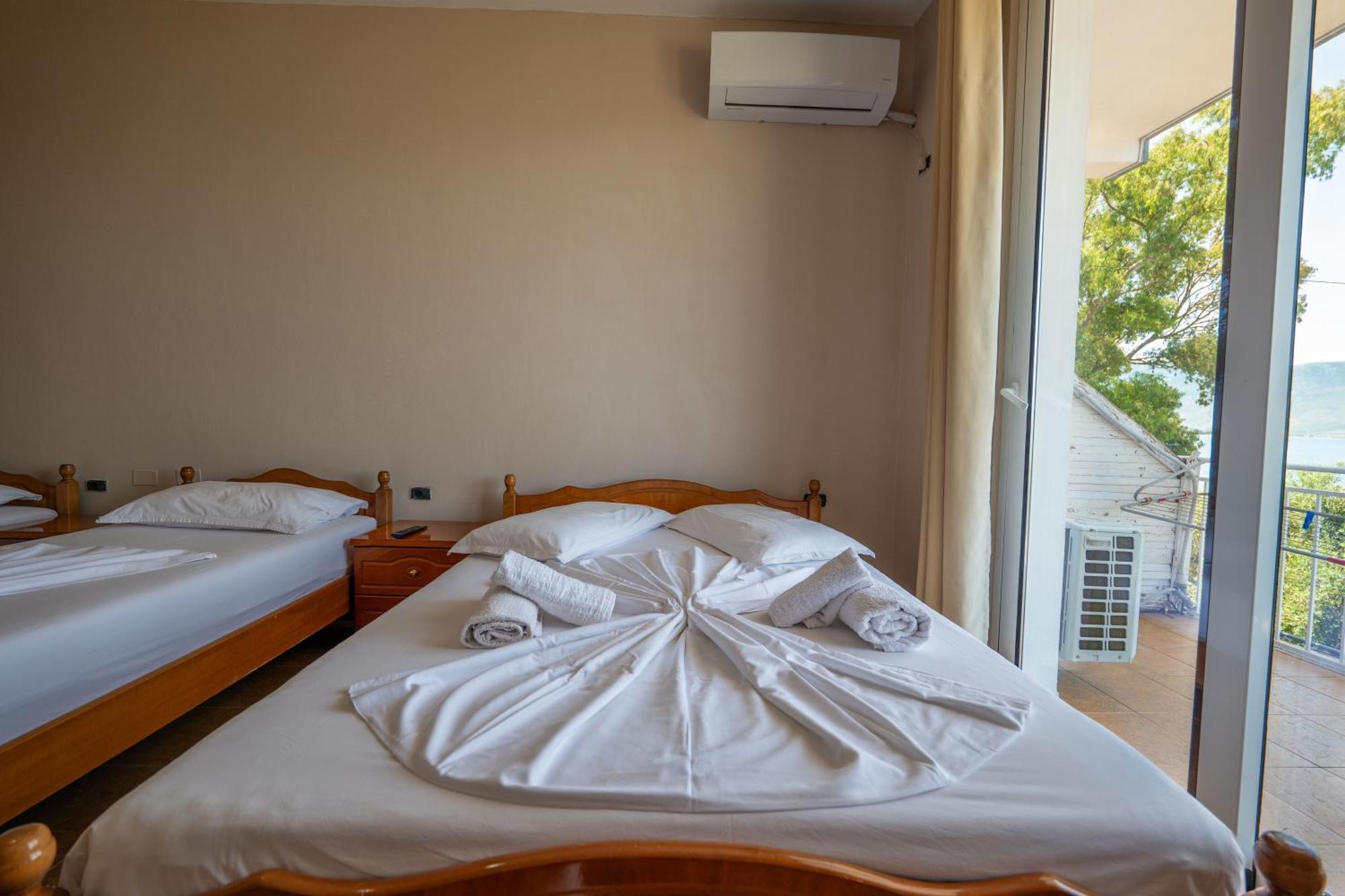 Hotel Nika Radhimë المظهر الخارجي الصورة